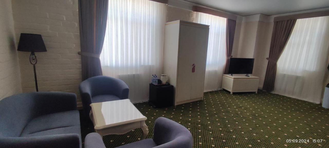 Bek Plus Hotel Takchilik Eksteriør bilde
